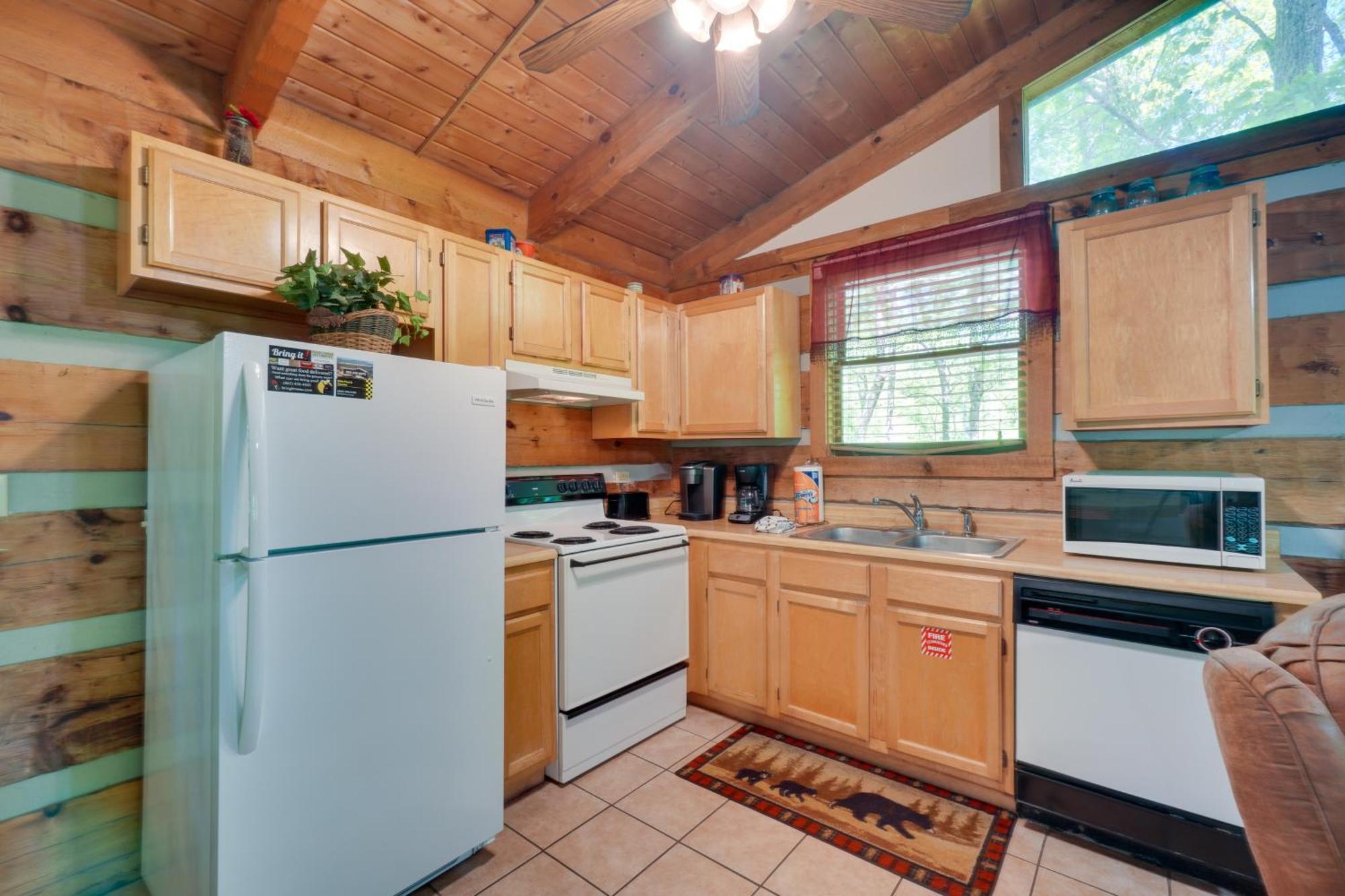 Gatlinburg Cabin With Hot Tub About 6 Mi To Downtown! المظهر الخارجي الصورة