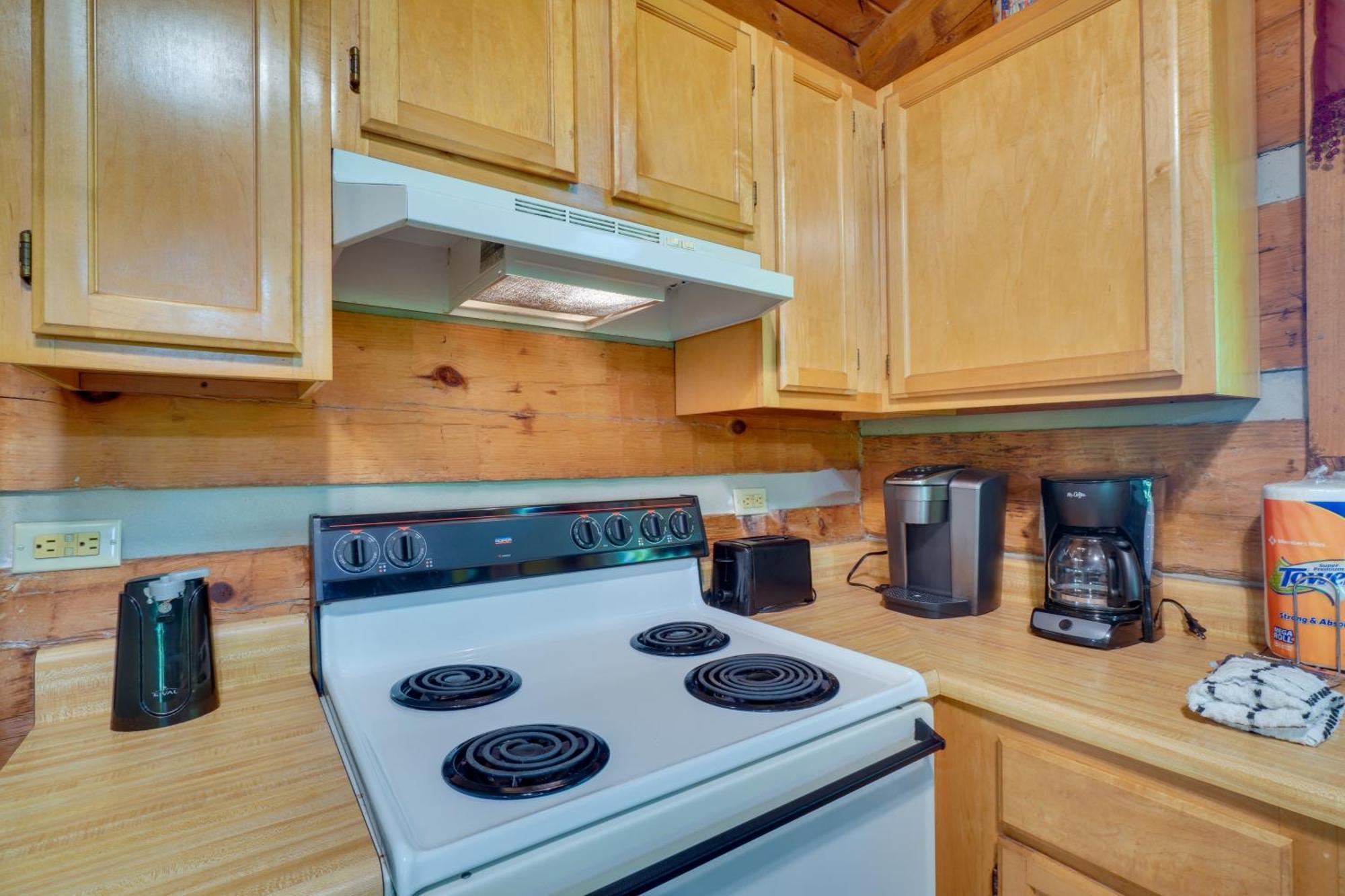 Gatlinburg Cabin With Hot Tub About 6 Mi To Downtown! المظهر الخارجي الصورة