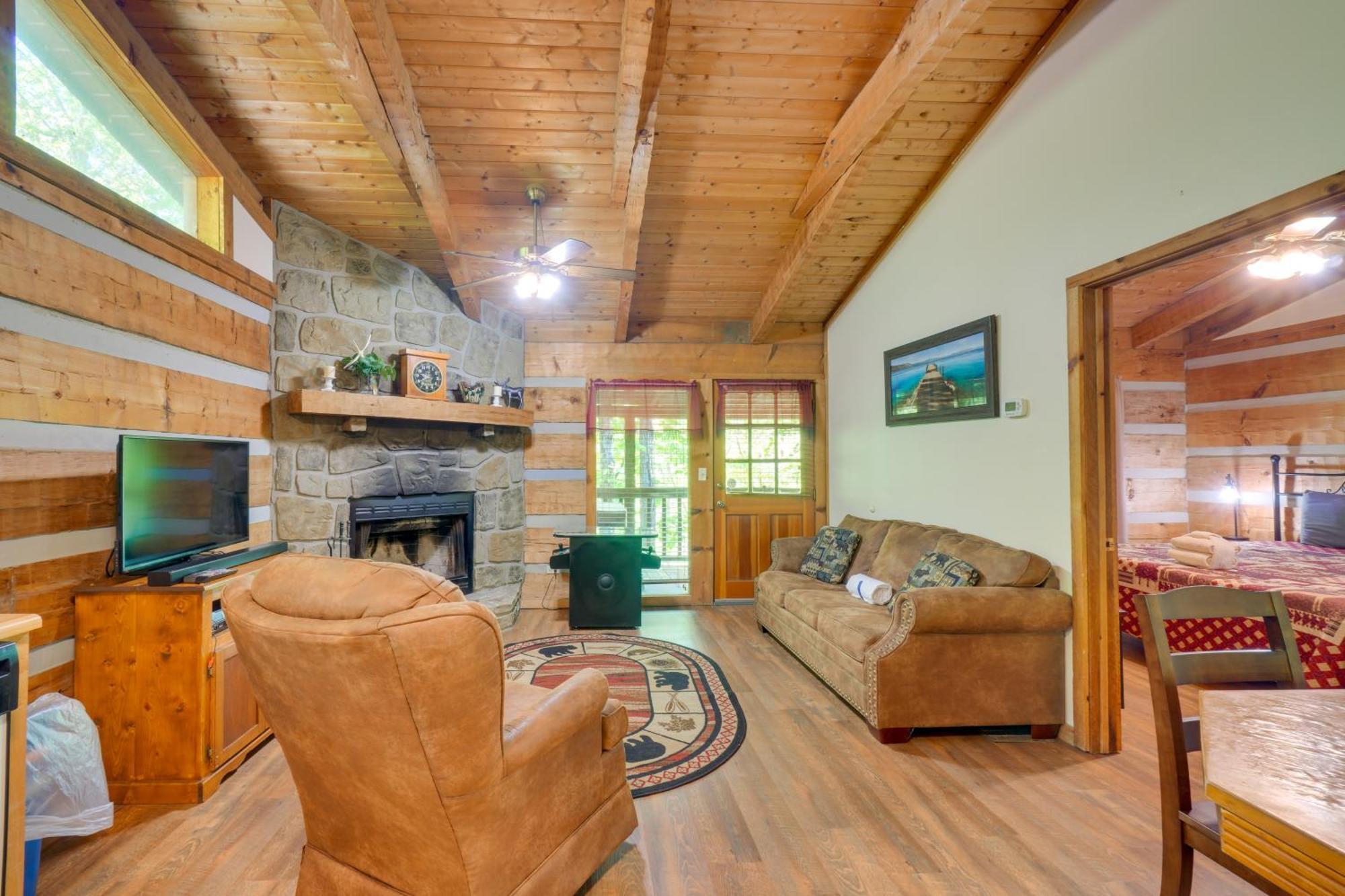Gatlinburg Cabin With Hot Tub About 6 Mi To Downtown! المظهر الخارجي الصورة