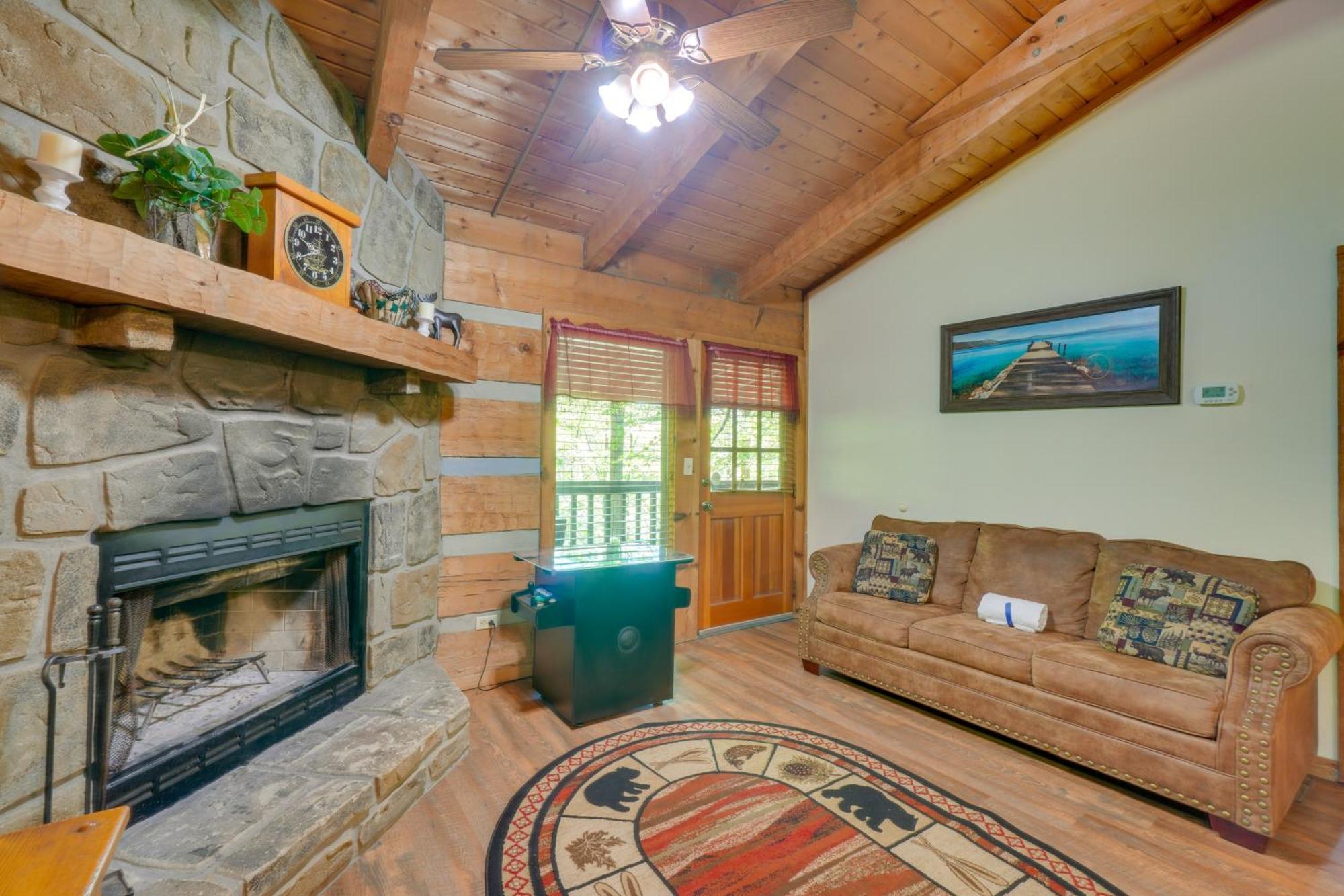 Gatlinburg Cabin With Hot Tub About 6 Mi To Downtown! المظهر الخارجي الصورة